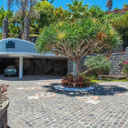 Charming House In With Pool And Terrace *